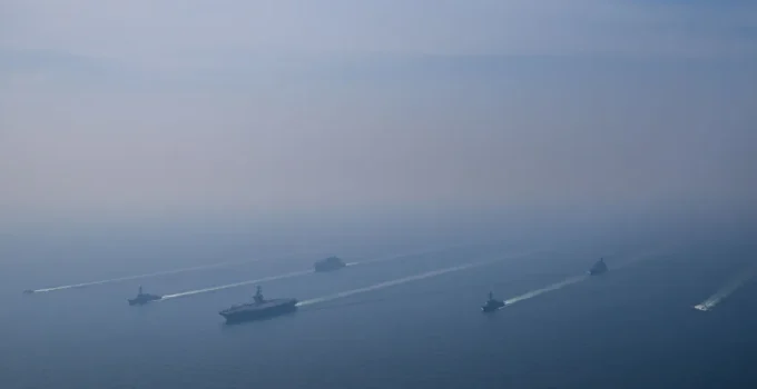 Guerra Econômica Global EUA planejam apreender navios de qualquer país que negociar com o Irã