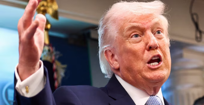 Trump Ameaça Irã com Medidas Severas se Cobrança de Pedágio em Ormuz Continuar Melhor Parar Agora