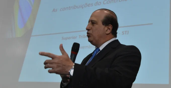 Ministro do TCU alerta para risco iminente às aposentadorias e critica gastos públicos
