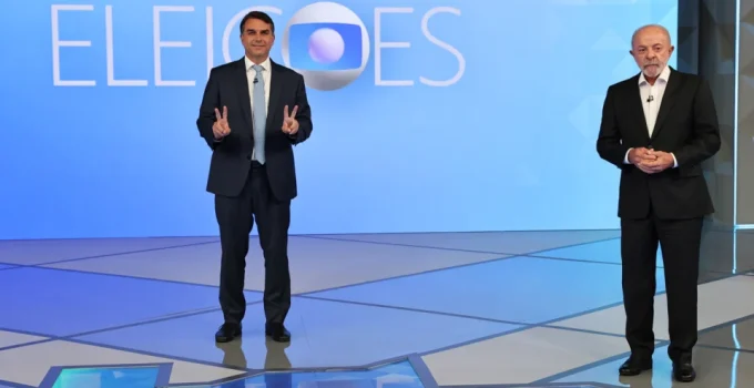 Em debate na TV Globo, Flávio Bolsonaro confronta Lula com legado da gestão petista Em debate na TV Globo, Flávio Bolsonaro confronta Lula com legado da gestão petista