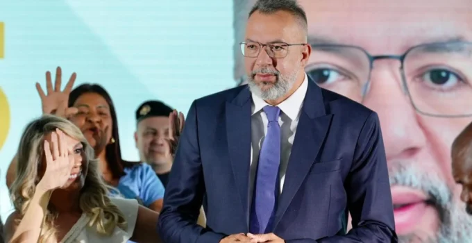 PGE pede cassação da candidatura do deputado mais votado do RJ por suposto elo com milícias