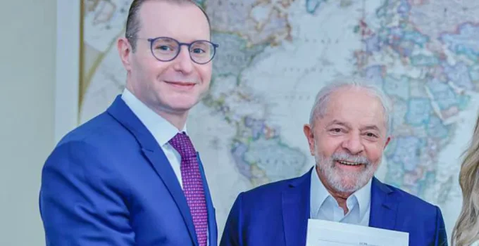 Decisão de Zanin sobre horário de votação abre brecha para anular eleição, alertam juristas