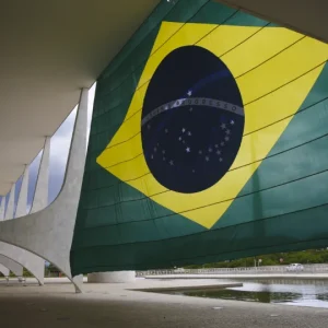 Aliados de Flávio Bolsonaro lamentam resultado, mas buscam fôlego no Congresso