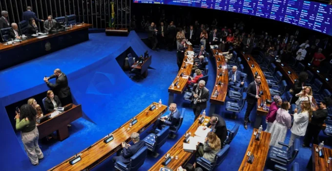 Eleição de Lula não apaga escândalos do STF nem clamor por impeachment de ministros