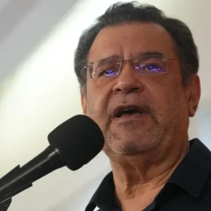 Rui Pimenta acusa Moraes de perseguição a Flávio Bolsonaro e fala em 'ditadura' do STF