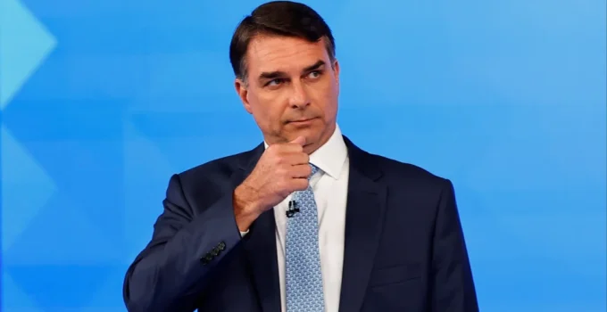 STF nega busca e apreensão contra Flávio Bolsonaro e contesta notícias sobre operação STF nega busca e apreensão contra Flávio Bolsonaro e contesta notícias sobre operação