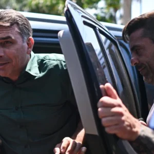 PF investiga rota de fuga de Flávio Bolsonaro e possível rede de apoio