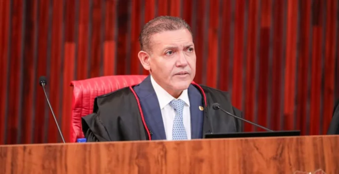 Nunes Marques declara eleições em "absoluta normalidade" após carta de Flávio Bolsonaro