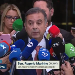 Rogério Marinho minimiza fala de Flávio Bolsonaro sobre fraude eleitoral e a chama de "desabafo"