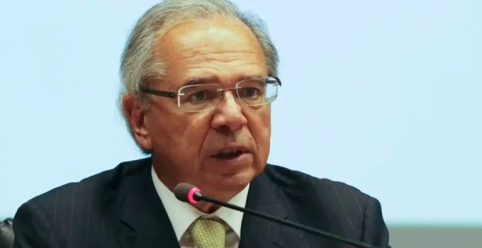 PF investiga Paulo Guedes por suspeita de crimes contra o sistema financeiro