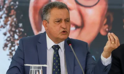 Rui Costa pede que viagem de Flávio Bolsonaro não domine agenda política
