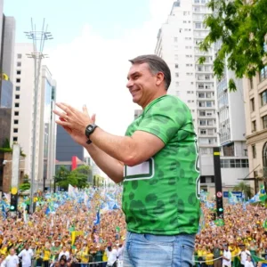 Parlamentares de esquerda intensificam ações judiciais contra lideranças da direita no STF