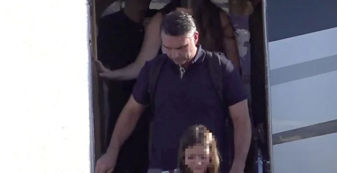 Flávio Bolsonaro busca asilo nos EUA alegando perseguição judicial Flávio Bolsonaro busca asilo nos EUA alegando perseguição judicial