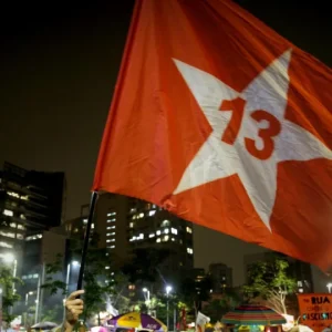 Boicotes ideológicos marcam o cenário político e econômico brasileiro