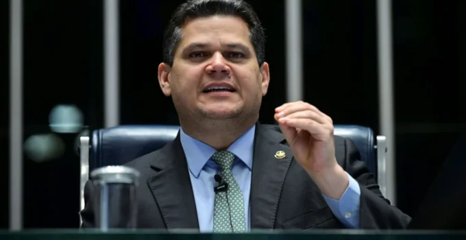 Alcolumbre pauta votação da PEC da Segurança Pública para terça-feira