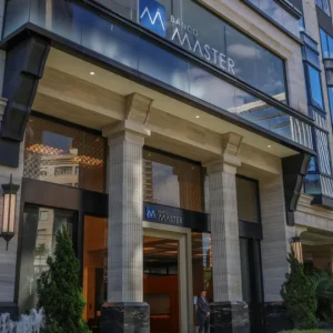 Banco Master leiloa móveis de luxo e TVs de 98 polegadas em liquidação