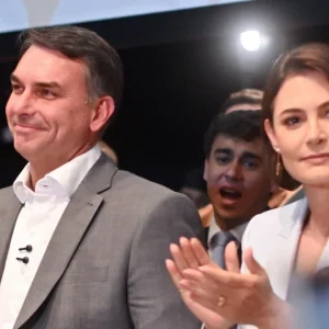 Michelle Bolsonaro defende união e rejeita busca por culpados após derrota de Flávio