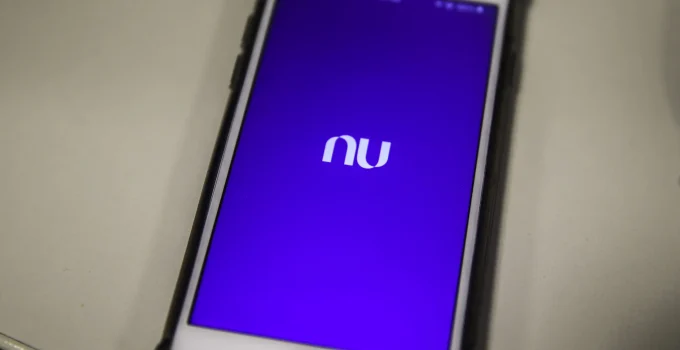 Alerta de Liquidação do Nubank é Disparado por Engano e Gera Pânico em Clientes: Entenda o Bizarro Equívoco