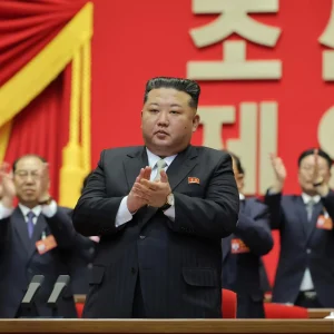Futebol Feminino da Coreia do Norte: Treinamento de Guerra e Propaganda de Kim Jong-un Gera Títulos e Emoção