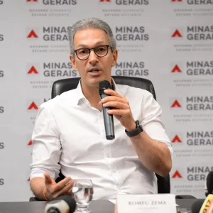 Zema rebate Eduardo Bolsonaro e diz que ele "vestiu a carapuça" após críticas a Flávio sobre caso Vorcaro