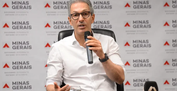 Zema rebate Eduardo Bolsonaro e diz que ele "vestiu a carapuça" após críticas a Flávio sobre caso Vorcaro