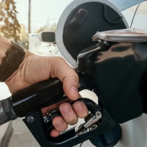 Vendas do Comércio em Abril Despencam 1,5%: Combustíveis Lideram Queda e Afetam Consumo Geral no Brasil