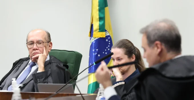 Ministro André Mendonça Salva Caso Master no STF Contra Tentativa de Anulação por Gilmar Mendes e Revela Táticas de Máfia