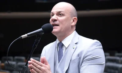 Oposição acusa Moraes de parcialidade e pede impeachment após decisão na Itália; Alcolumbre é chamado de "câncer"