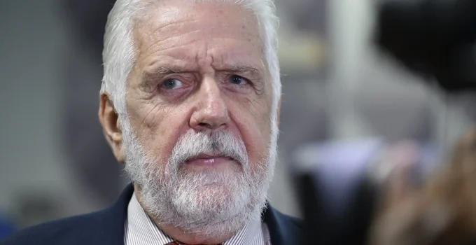 Silêncio Estratégico na Bahia: Master Une Adversários Políticos e Vira Assunto Proibido em Campanha Eleitoral