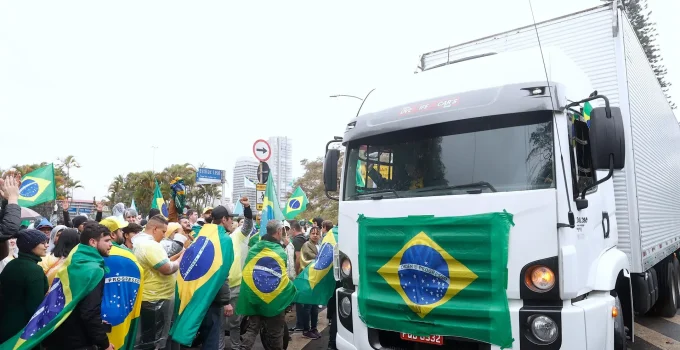 Caminhoneiros Livres de Multas Bilionárias: Deputados Anulam R$ 7 Bilhões em Penalidades de Moraes