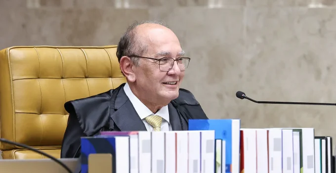 Gilmar Mendes se emociona ao celebrar 24 anos no STF e reflete sobre legado Gilmar Mendes se emociona ao celebrar 24 anos no STF e reflete sobre legado