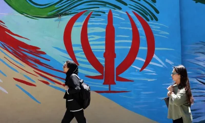 Cantora iraniana é condenada a 74 chibatadas por se apresentar sem véu em vídeo