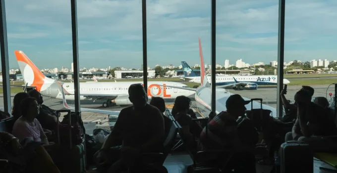 Governo libera R$ 8 bilhões para amenizar crise de custo do querosene em companhias aéreas