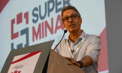 Zema afirma que "nunca foi próximo" de Flávio Bolsonaro e critica relação com dono do Banco Master