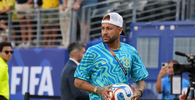 Troca de Farpas: Lula Ironiza Neymar e Flávio Bolsonaro Reage em Defesa do Jogador