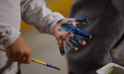 Fatores biológicos podem explicar menor incidência de autismo em meninas?