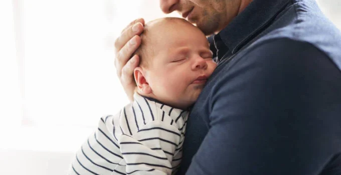 Licença-paternidade: tempo com o bebê reduz risco de depressão e ansiedade em homens