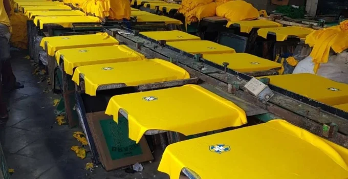 Mercado Bilionário de Camisas Falsas da Seleção Brasileira Ignora a Lei e Prejudica Economia