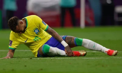 Por que jogadores de futebol se machucam tanto? Entenda os motivos e lesões mais comuns
