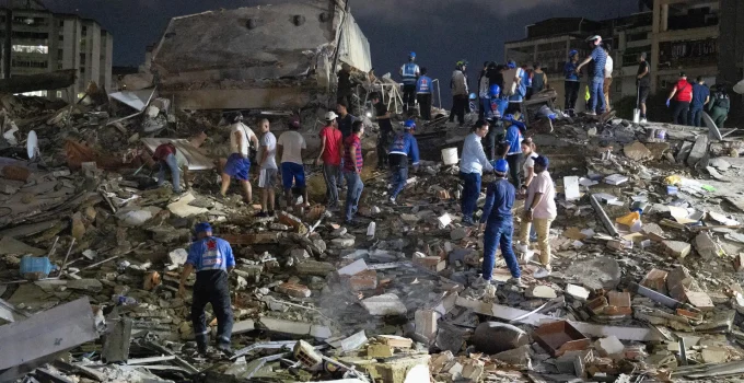 Itamaraty monitora brasileiros na Venezuela após terremotos e afirma não haver vítimas Itamaraty monitora brasileiros na Venezuela após terremotos e afirma não haver vítimas