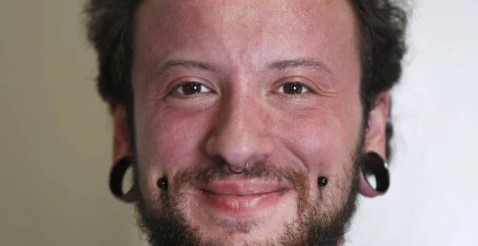 Técnica brasileira de aumento peniano atrai homens trans de todo o mundo para o Brasil