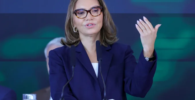 Janja afasta agente da PF após deputada do PT alegar agressão em evento Janja afasta agente da PF após deputada do PT alegar agressão em evento