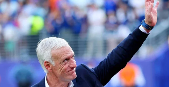 Deschamps elogia Paraguai e avisa: “Não avançaram por sorte” Deschamps elogia Paraguai e avisa: "Não avançaram por sorte"