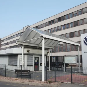 Volkswagen considera corte de até 100 mil empregos para enfrentar concorrência chinesa e impulsionar eletrificação