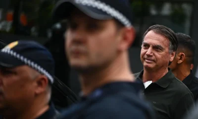 Defesa de Bolsonaro informa paradeiro de espingarda ausente em arsenal