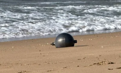 Agência Espacial Australiana Identifica Provável Origem de Misteriosas Bolas de Metal na Praia