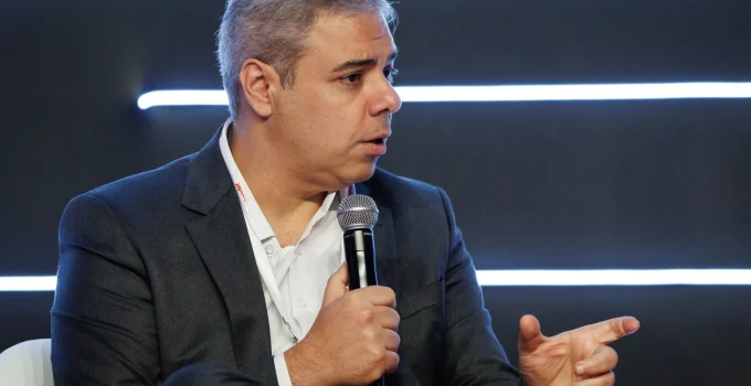 Diálogos revelam que banqueiro Daniel Vorcaro ordenou investigação sobre CEO do Itaú