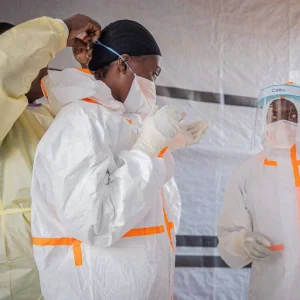 Surto de Ebola na RDC se Alastra Mais Rápido que Respostas, Aponta Agência Africana