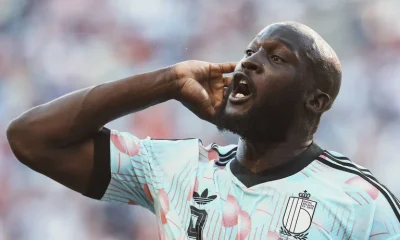 Bélgica de veteranos contra Espanha renovada nas quartas da Copa