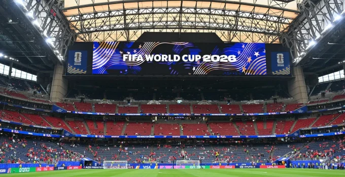 Trabalhador brasileiro precisaria de 3 anos para comprar ingresso da final da Copa; alemão, 4 meses Trabalhador brasileiro precisaria de 3 anos para comprar ingresso da final da Copa; alemão, 4 meses